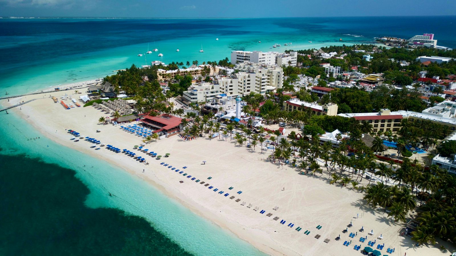 Playas de Isla Mujeres, limpias y libres de sargazo, listas para ser ...