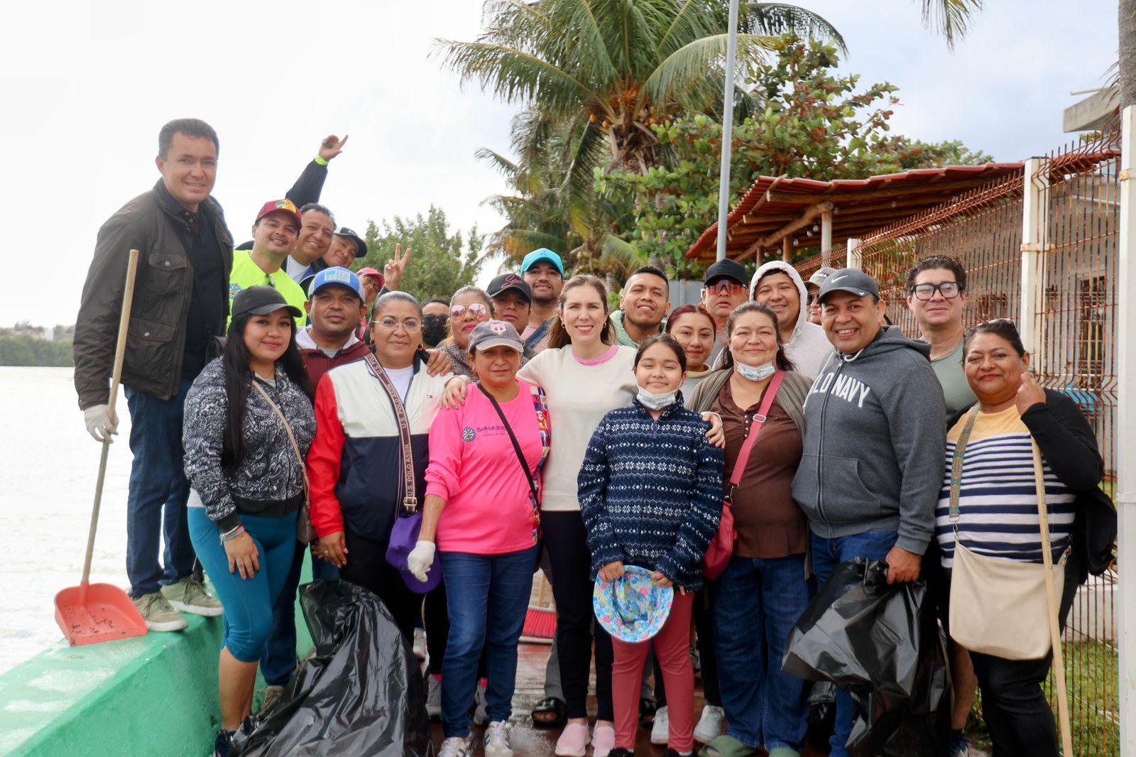 Atenea Gómez Ricalde realiza el primer Limpiatón del 2026 en Isla Mujeres